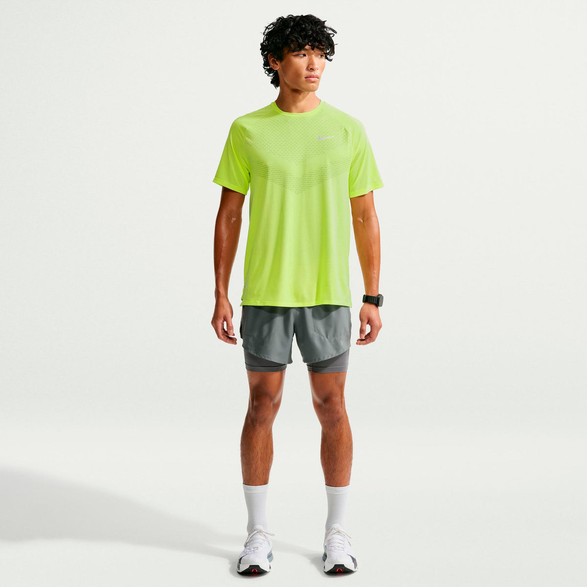 Nike Stride  Running shirt Men - lemon, silver