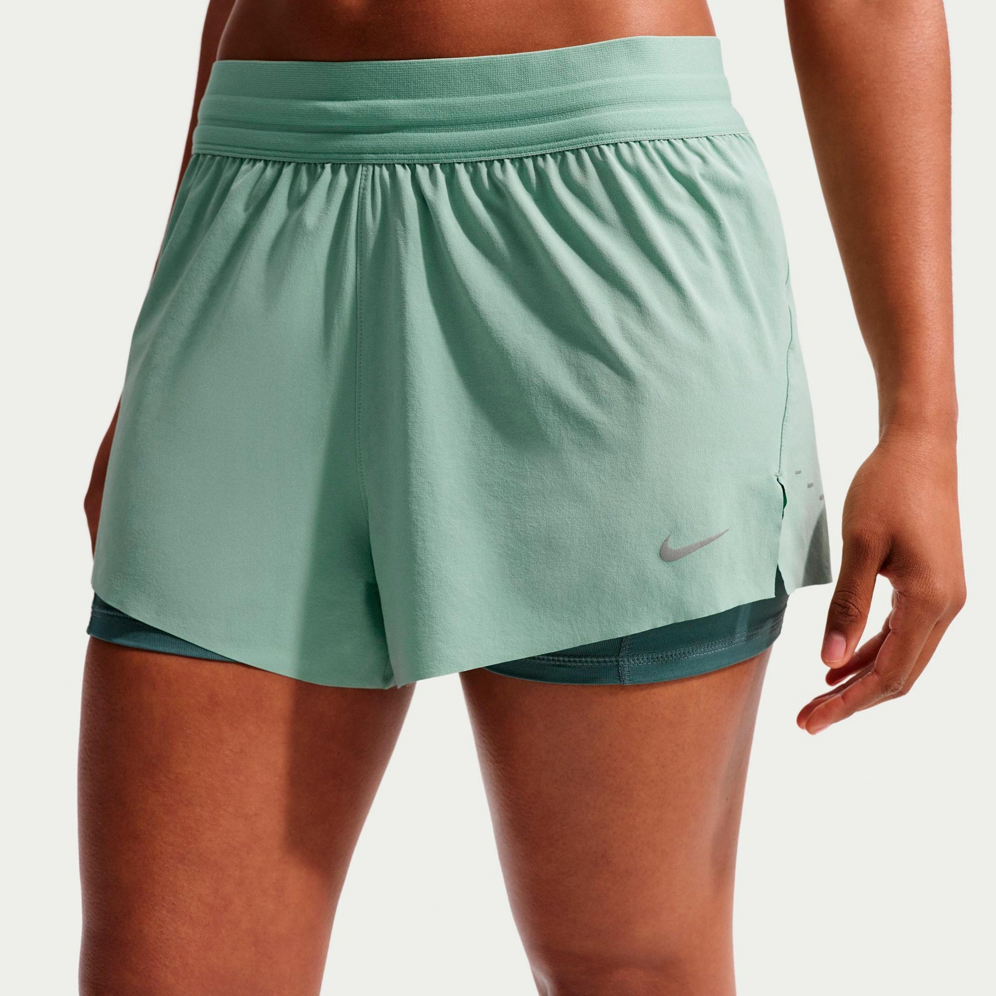 Nike Swift Running shorts Women - light green, silver