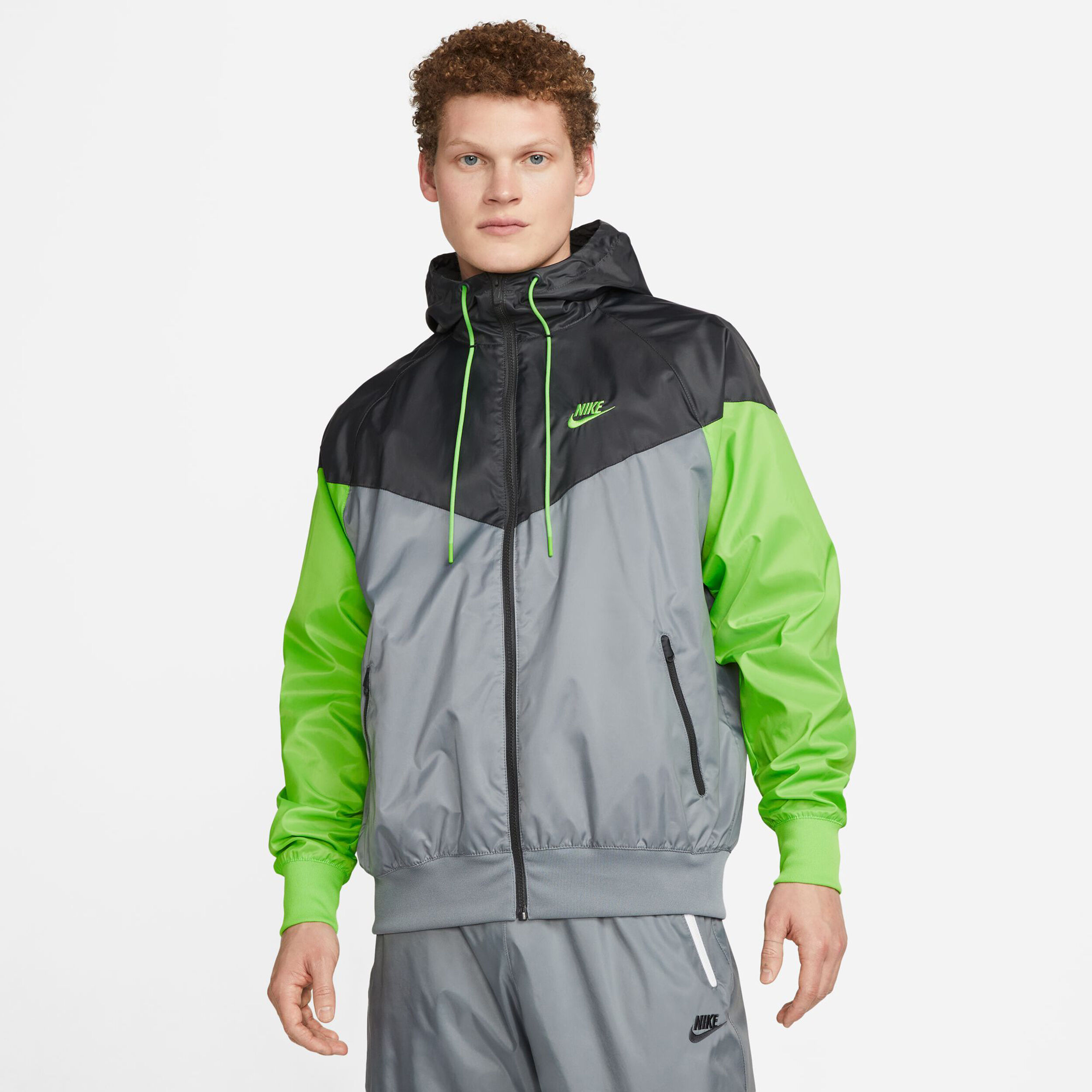 Nike heritage essentials woven hot sale windrunner jacket in grey