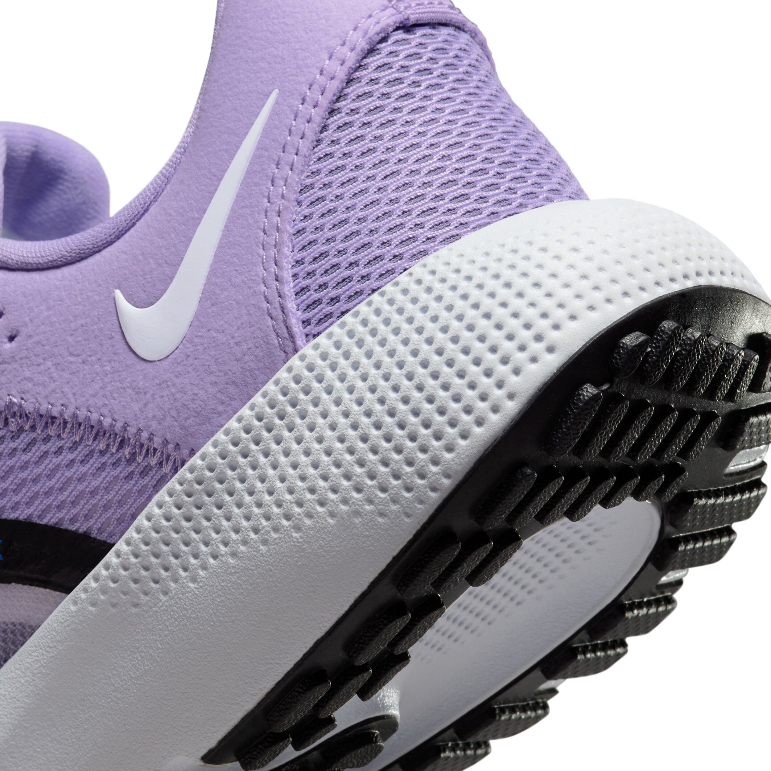 Light purple nike sneakers deals