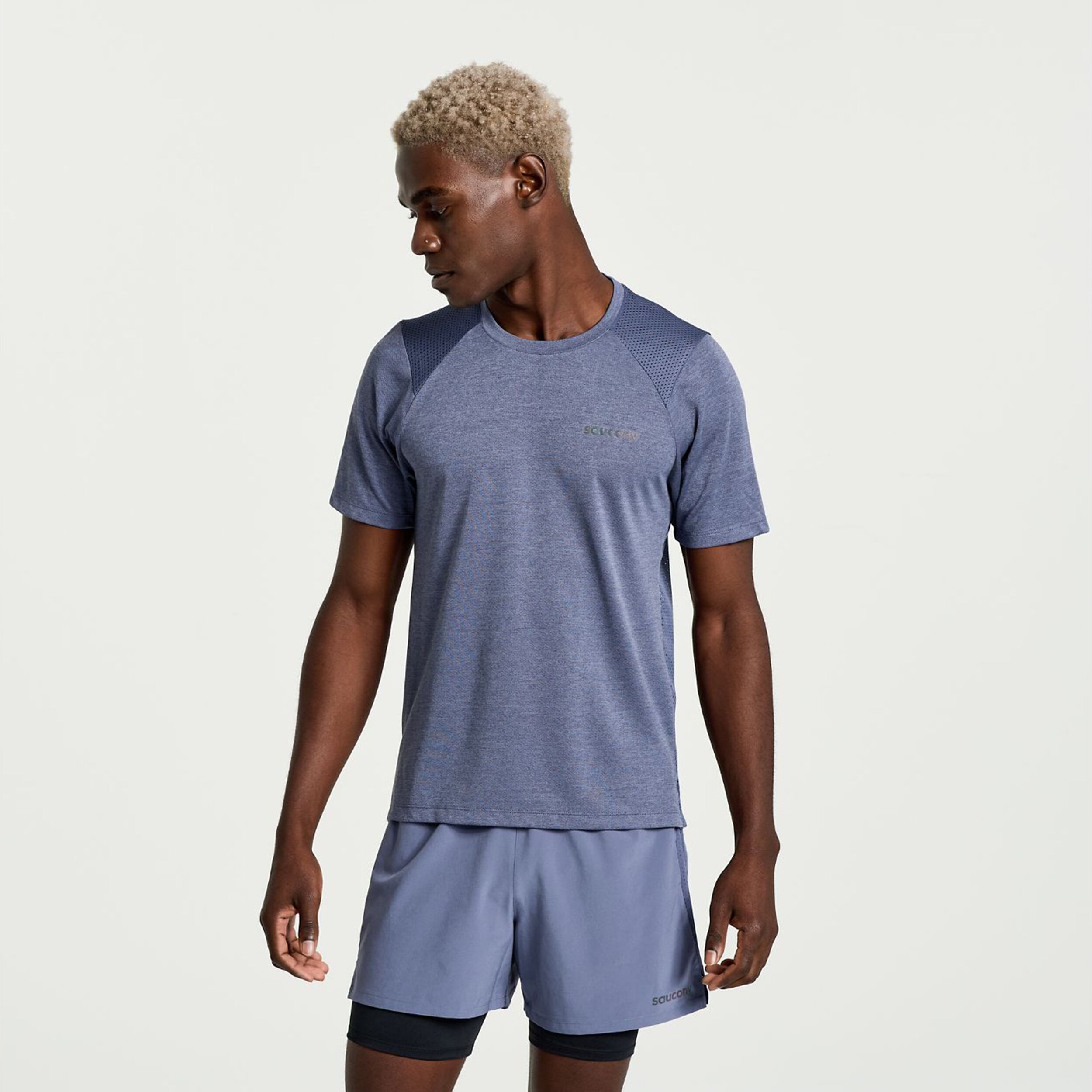 Saucony t shirts store mens grey