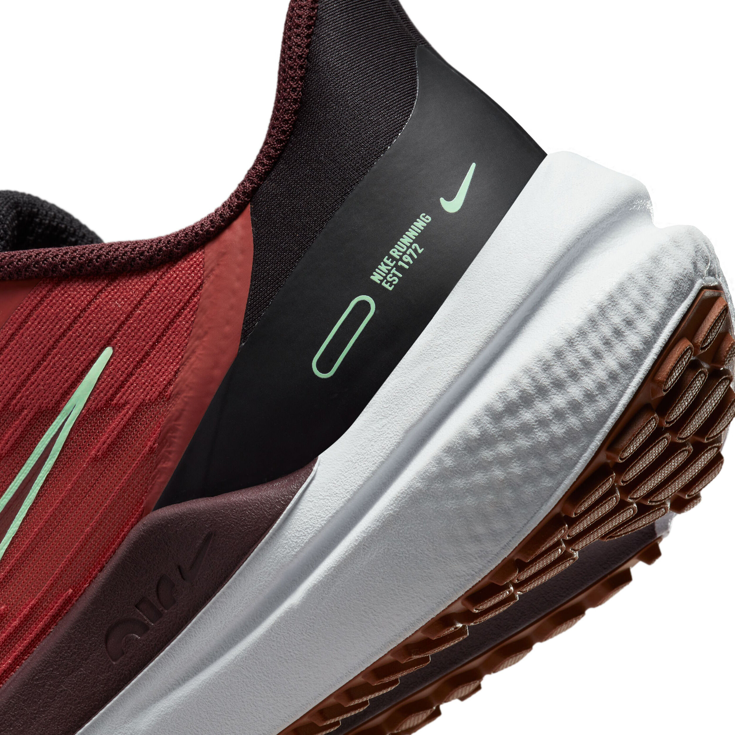 Air Winflo 9 Neutral Running Shoe Women Red Mint