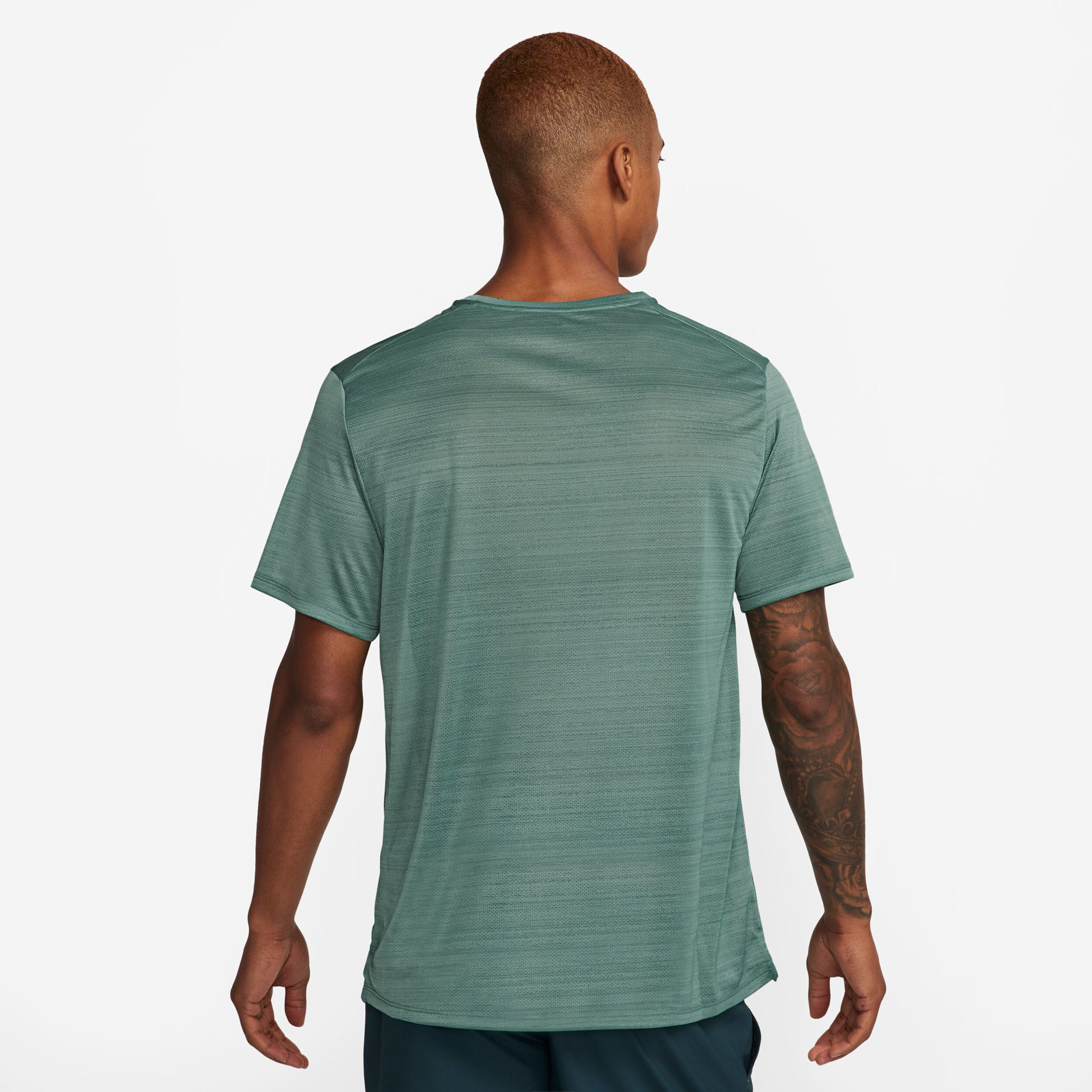 Olive green nike shirt mens deals