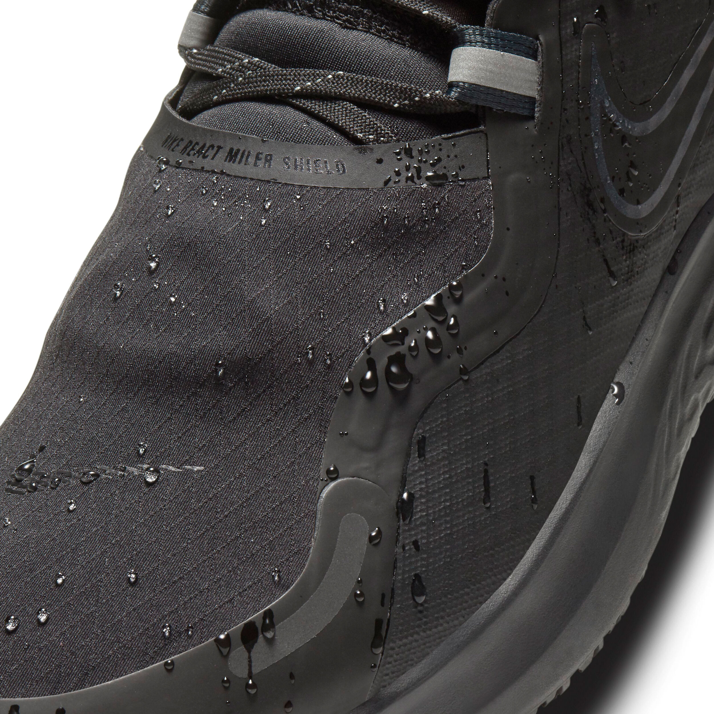 nike miler react shield