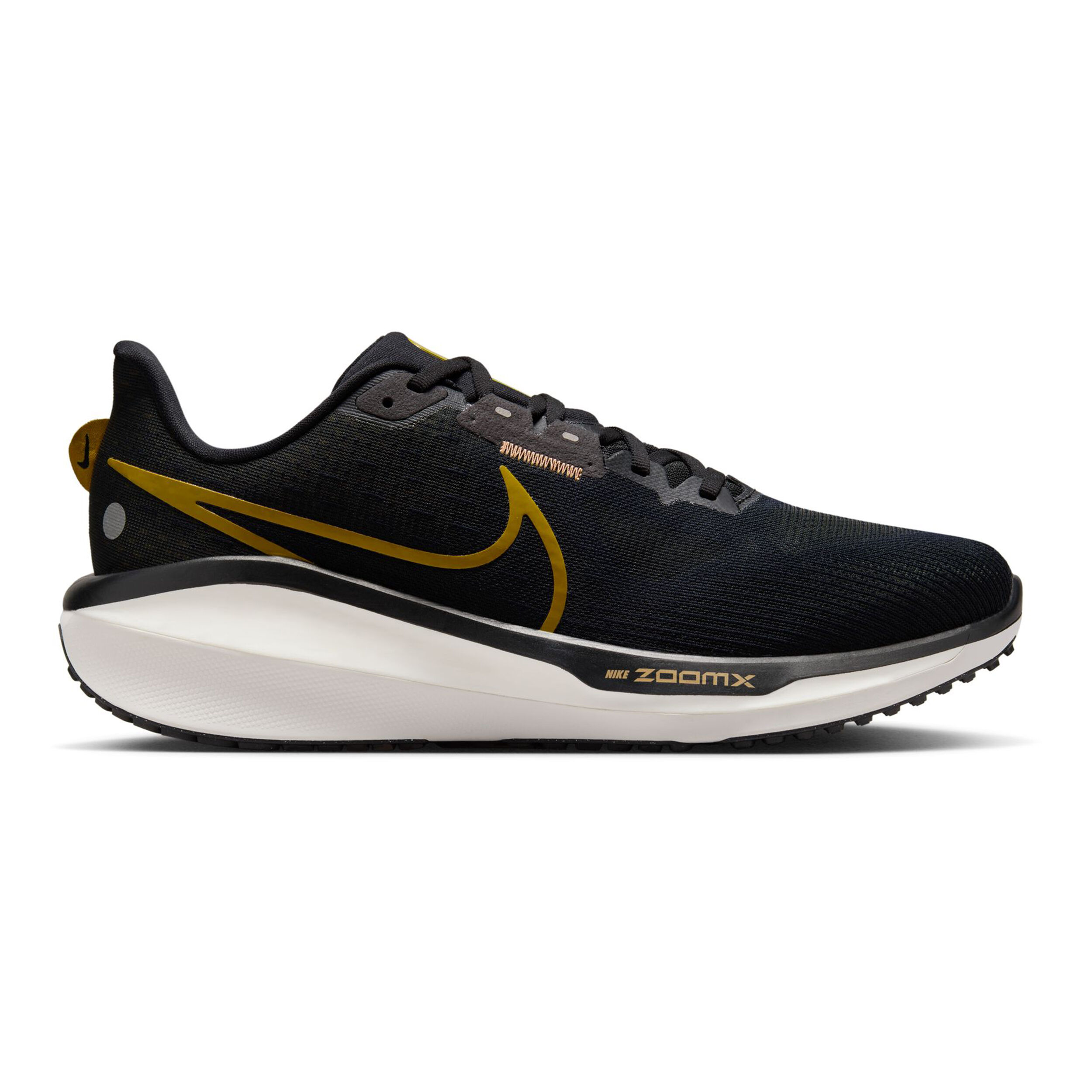 Black and gold nike runners online